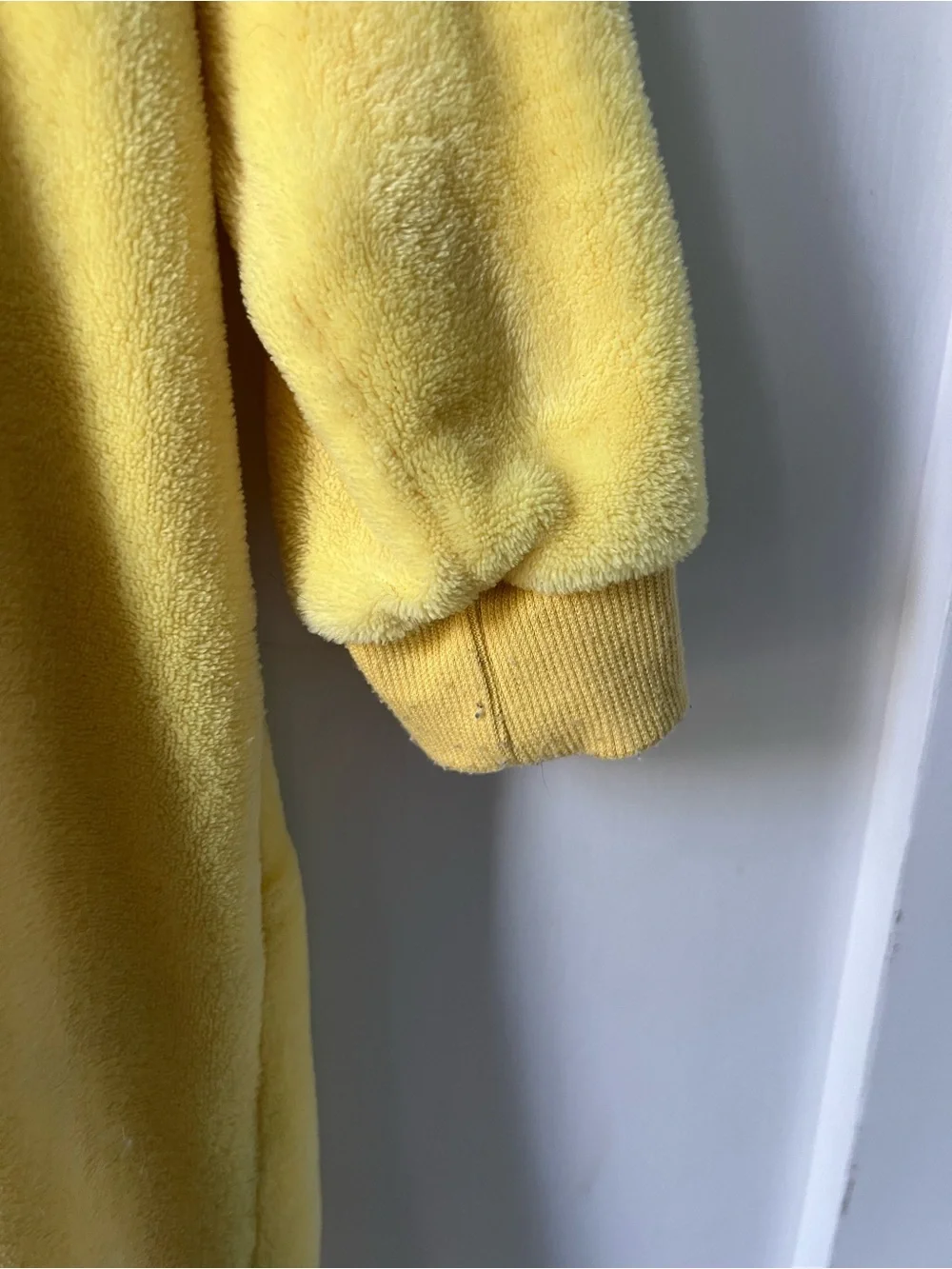N/A soft yellow